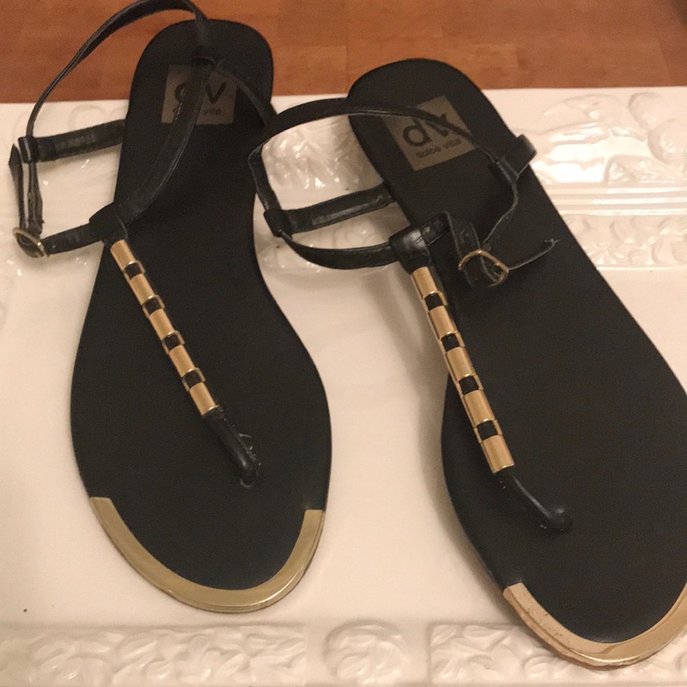 Thong flat sandals